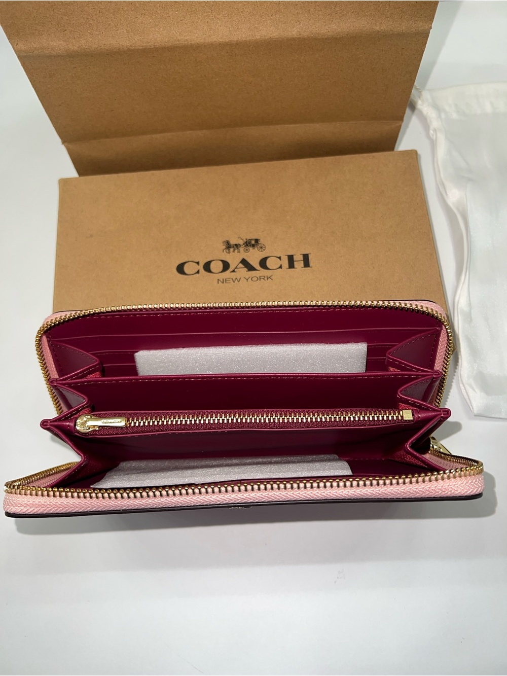NWT Coach Long Zip Around Wallet in Powder Pink Signature Canvas - Picture 4 of 8